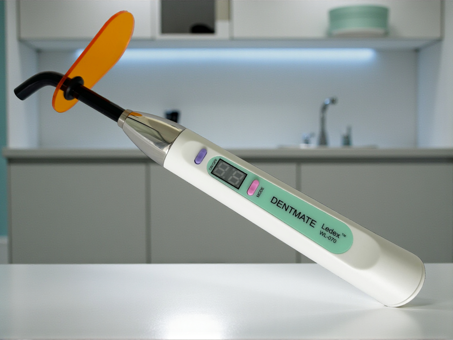 Dentmate Curing Ledex WL-070 mit Pad (KFO) weiss