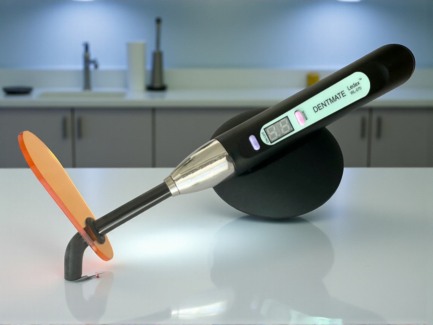 Dentmate Curing Ledex WL-070 mit Pad (KFO) schwarz