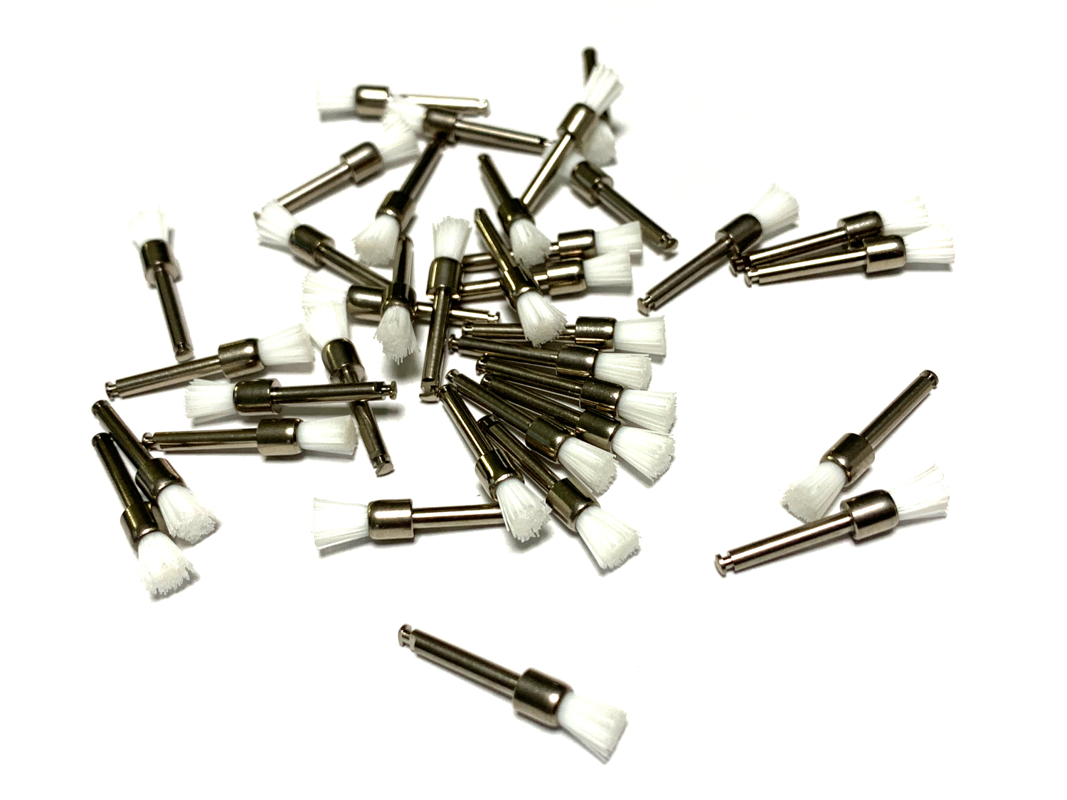 Foto-28-11-19-16-27-31 POLIERBÜRSTEN FÜR WINKELST. (NYLON), schmal, 100 Stück autoklavierbar